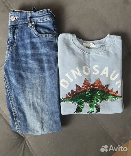 Джинсы и толстовка