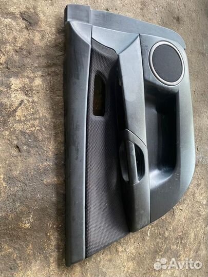 Обшивки дверей mazda 3 bk