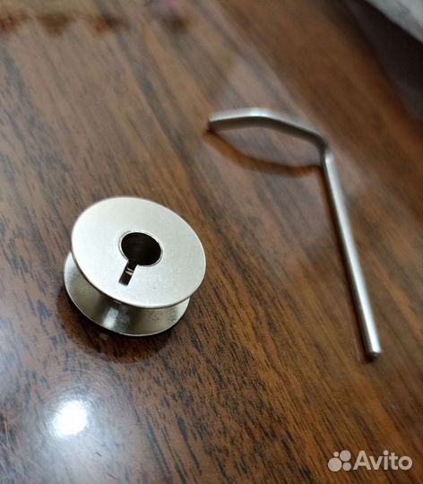 Лапки для швейной машины Veritas + шпулька