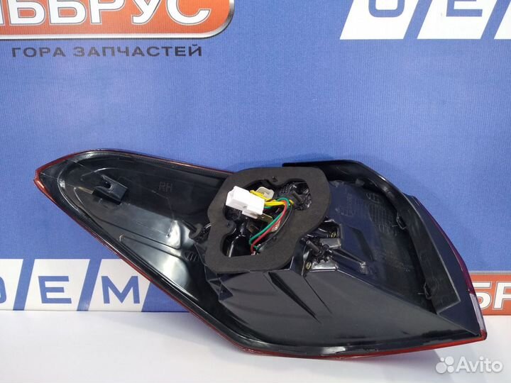 Фонарь правый внешний Cerato 3