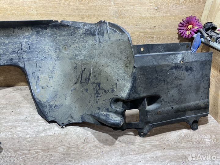 Подкрылок передний левый BMW 3 E46 1704424