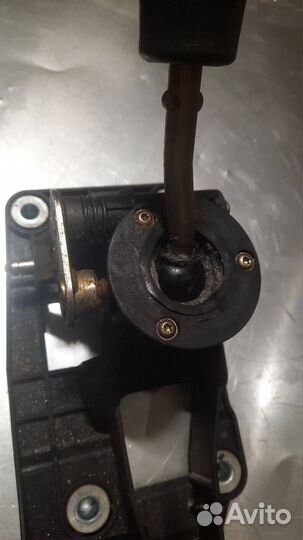 Кулиса МКПП Mitsubishi Carisma рест. 2001