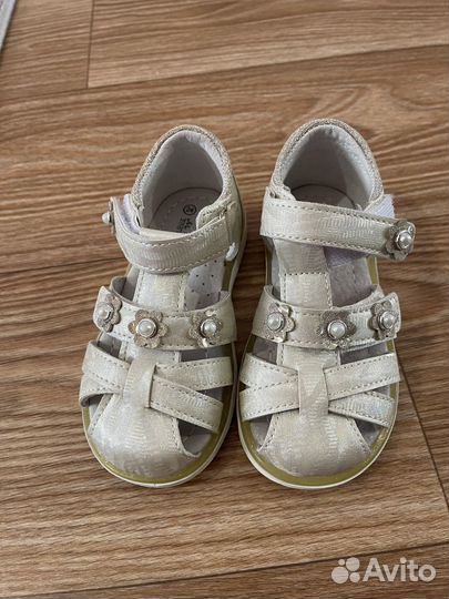 Сандали для девочки