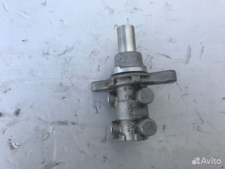 Главный тормозной цилиндр Ford Transit 2010