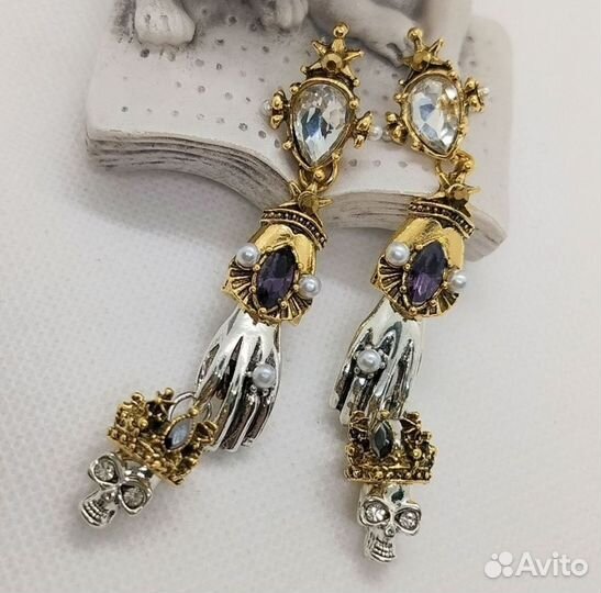 Серьги в стиле alexander mcqueen