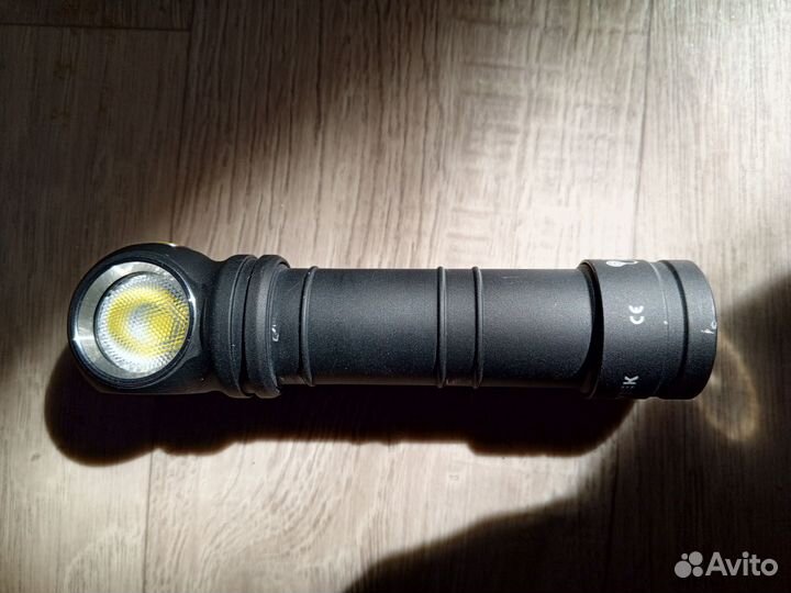 Фонарик armytek wizard C2 PRO MAX