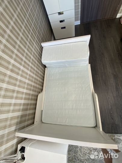 Кровать IKEA sundvik