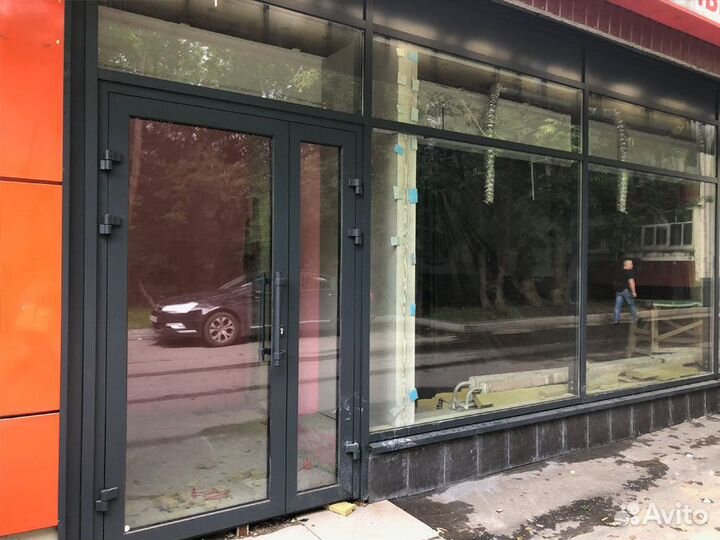 Дверь алюминиевая