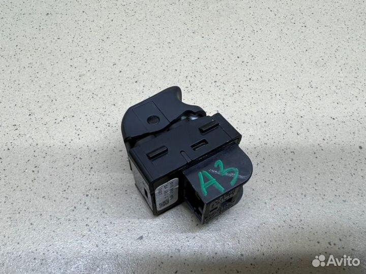 Кнопка стеклоподъемника Audi A3 8V czca 2014