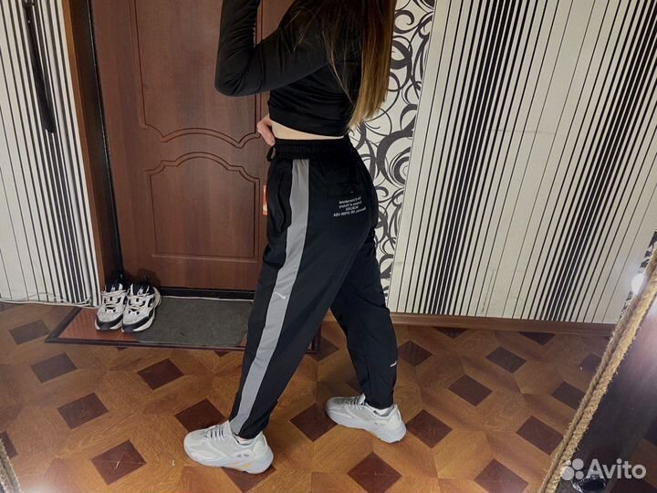 Штаны Nike Swoosh