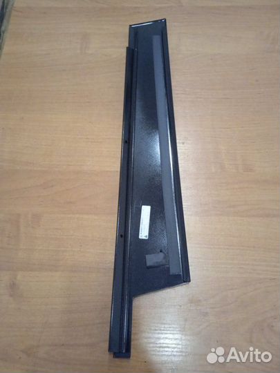 Накладка рамки двери передняя правая Mercedes-Benz
