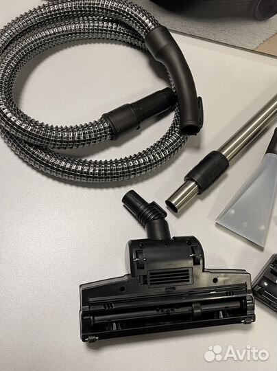 Моющий пылесос Bosch BWD421POW