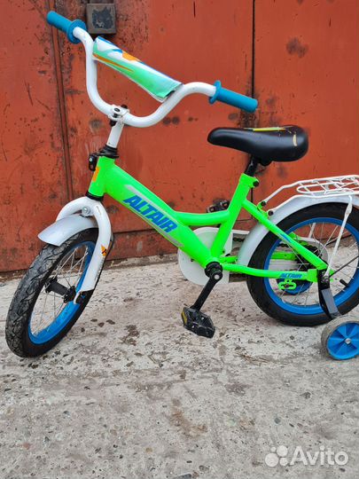 Детский четырёхколесный велосипед бу
