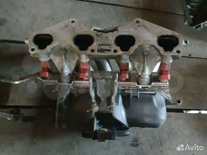 Коллектор впускной Nissan Almera N16