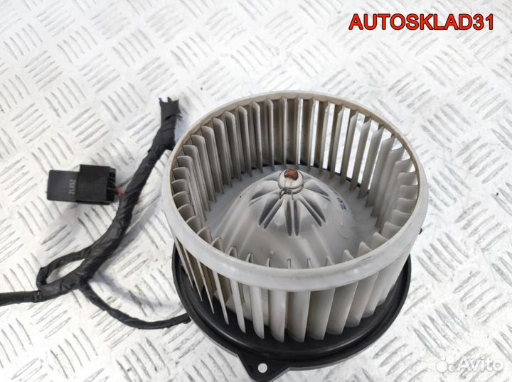 Моторчик отопителя Toyota Avensis 2 0130101601