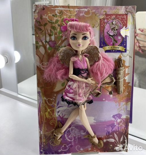 Клодин, Клод, Хоулин, Венера,Кьюпид на доставку