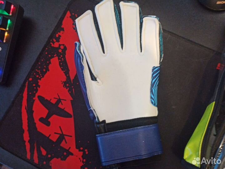 Вратарские перчатки 6 размер Demix