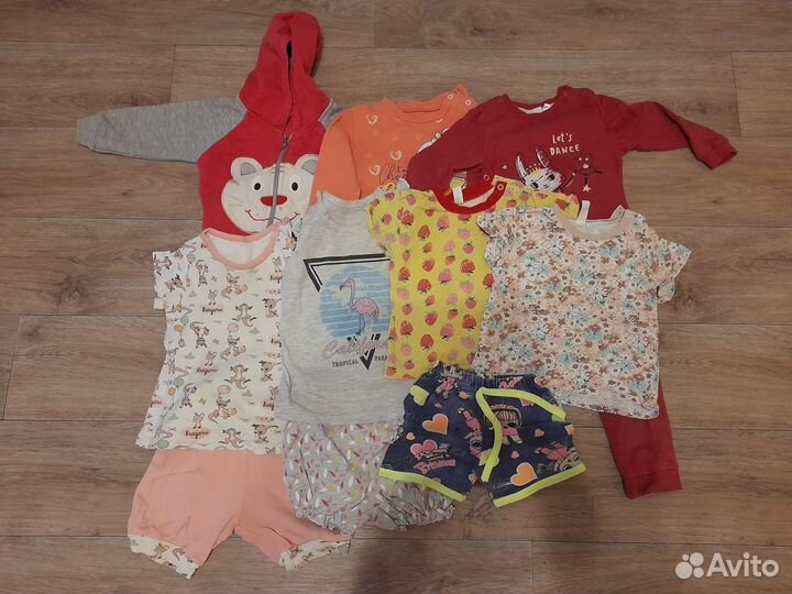 Много вещей для девочки с 0 до 2 лет, постельное