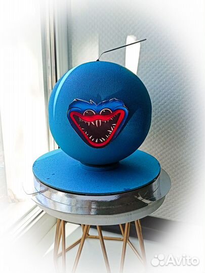 Торт-бомба, большой киндер-сюрприз