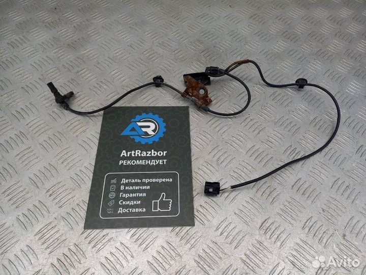 Датчик ABS передний правый Toyota Rav 4 XA40 2.0