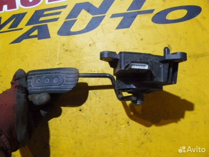 Педаль газа для Nissan Tiida C11 2010г
