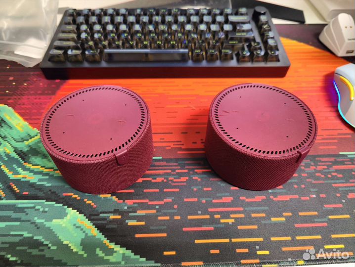 Яндекс станция с часами красная