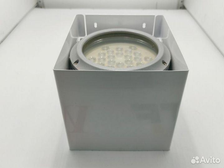 Светильник фасадный односторонний cube D155.24.220