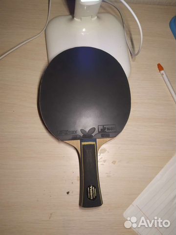 Теннисная ракетка
