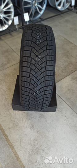 Pirelli Ice Zero FR 195/65 R15