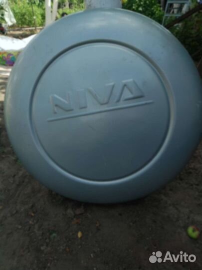 Колпак на запаску,Нива