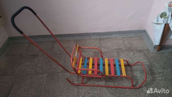 Детские санки с ручкой