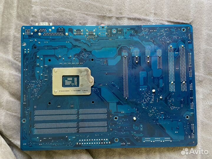 Материнская плата с процессором и памятью