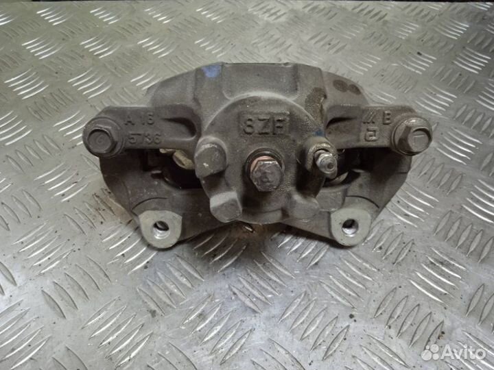 Суппорт передний правый Mitsubishi Lancer седан