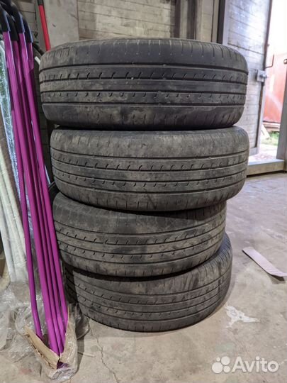 Goodyear EfficientGrip SUV 4x4 215/60 R17