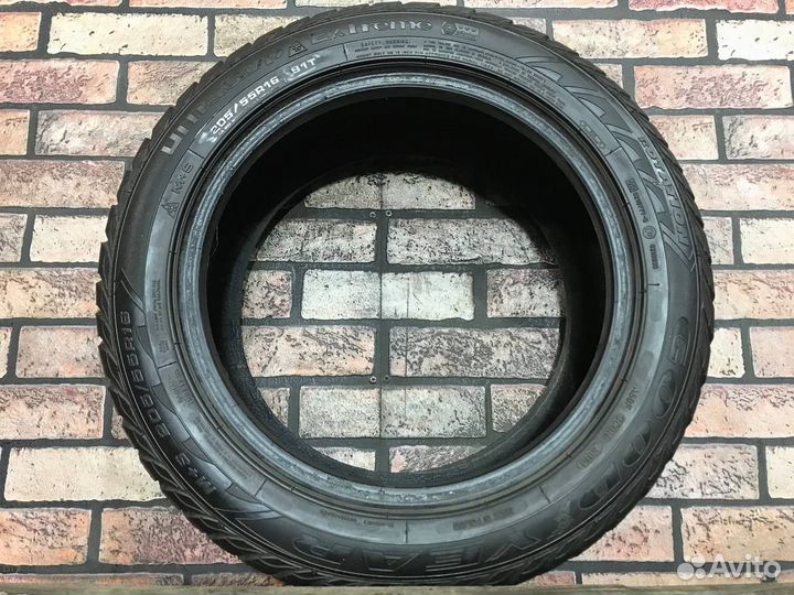 Goodyear UltraGrip Extreme 205/55 R16