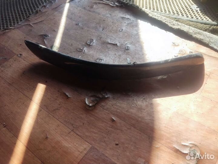 Правая ресничка бампера переднего молдинг Tiida