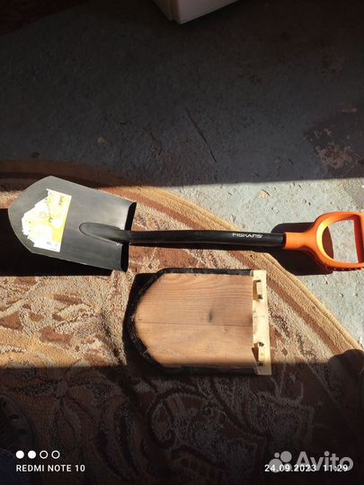 Лопатка fiskars solid оригинал.немного бу