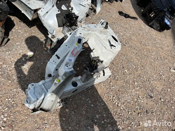 Toyota RAV-4 XA50 передняя правая часть