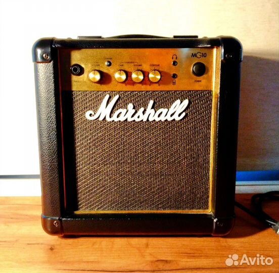Комбоусилитель Marshall MG10Gold