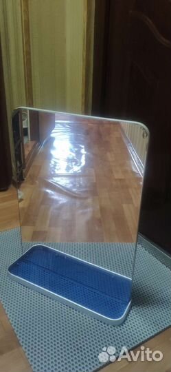 Зеркало с полкой для ванной