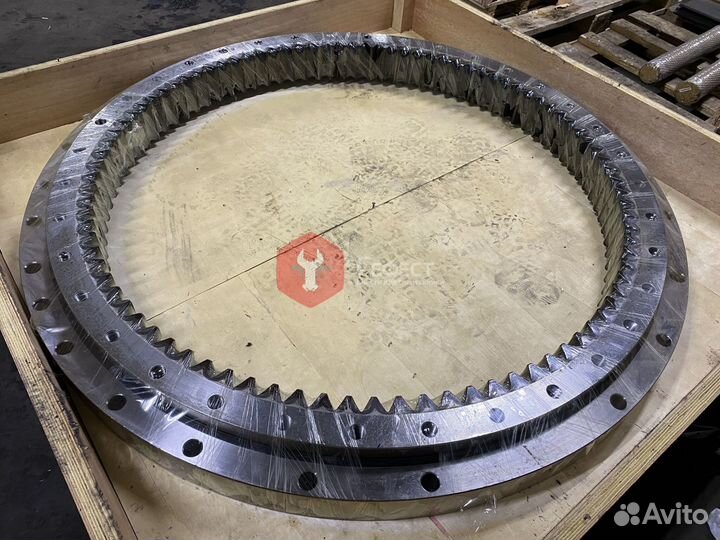 Опорно-поворотный круг Komatsu PC210LC-7