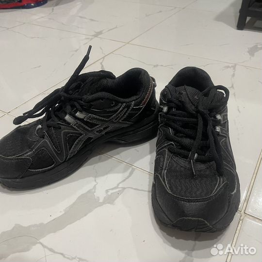 Кроссовки женские asics