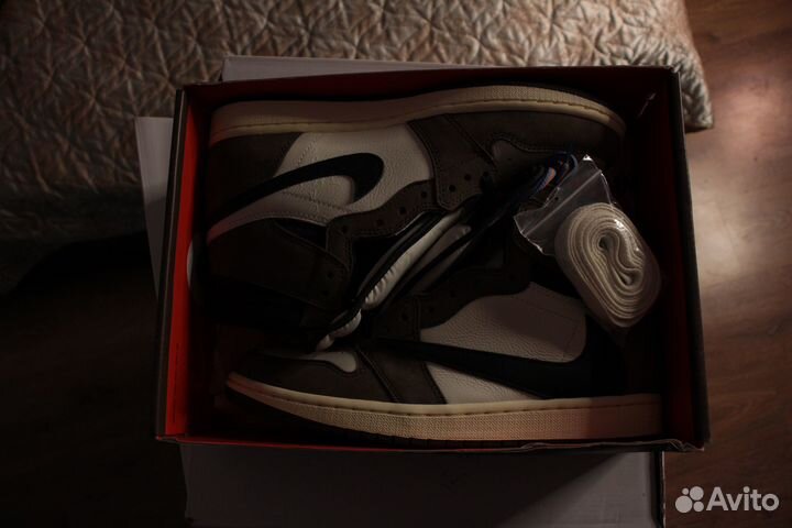 Nike Air Jordan 1 High Travis Scott mocha