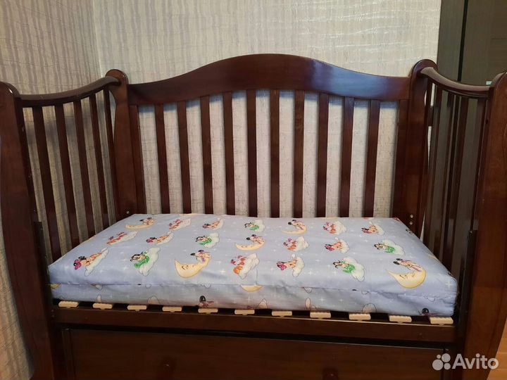 Детская кроватка с универсальным маятником 125х65