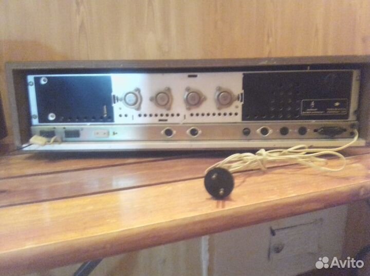 Радиоприёмник « Мелодия 101- стерео»