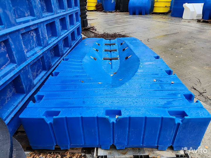 Заезд для гидроцикла для модульного понтона 2000