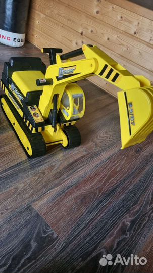 Экскаватор детский