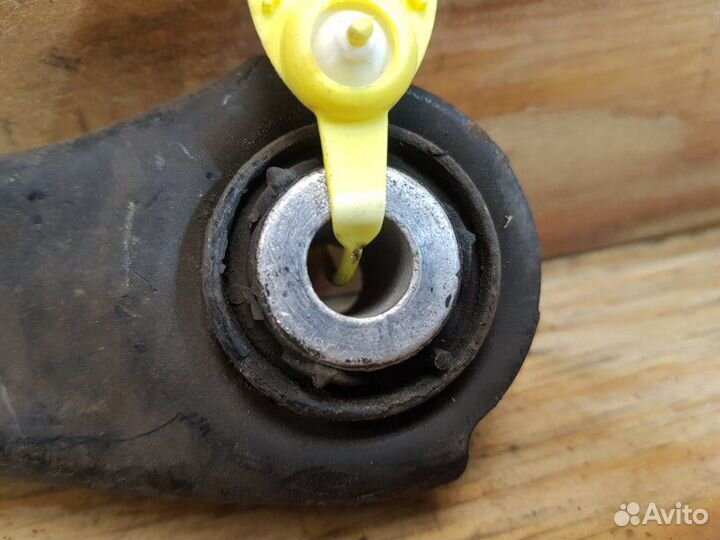 Рычаг подвески задний левый Mercedes-Benz C180