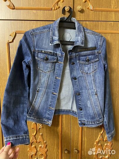 Джинсовая куртка