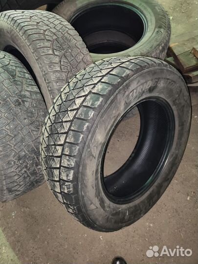 Bridgestone Blizzak DM-V2 285/60 R18 116
